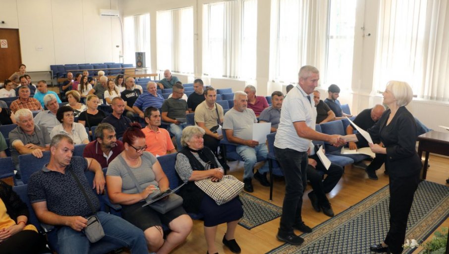 ZA SUBVENCIJE POLjOPRIVREDNICIMA U SMEDEREVU OVE GODINE 25 MILIONA  VIŠE NEGO 2025.: Danas uručeno 109 novih ugovora