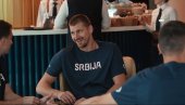 OKUPILI SE KOŠARKAŠI SRBIJE: Nikola Jokić nasmejan stigao u reprezentaciju! (FOTO)