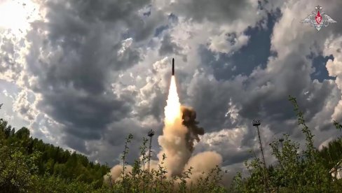 TAKTIKA SE NAGLO PROMENILA Ukrajinski generali gledaju paklu u oči - Rusi bukvalno izručuju balističke rakete na Ukrajinu, a rešenja nema