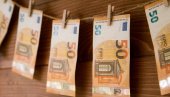 ОДОШЕ ПАРЕ: Због једне ствари плата може да буде мања када се вратите са одмора