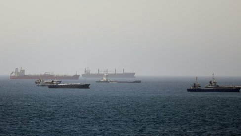 СВЕ ОЧИ УПРТЕ БЛИСКИ ИСТОК: Овако тренутно изгледа Ормуски мореуз (ФОТО)