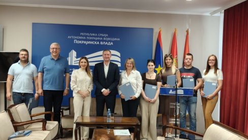 ZA NABAVKU PRIKLJUČNE MEHANIZACIJE, MAŠINA I OPREME: Dodeljeni ugovori za podršku organskoj proizvodnji u AP Vojvodini