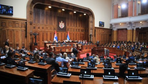 СКУПШТИНА ЗАВРШИЛА РАСПРАВУ: Сутра гласање о свим тачкама дневног реда