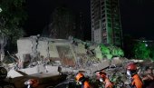 ДИРЉИВ ТРЕНУТАК ПОСЛЕ ЗЕМЉОТРЕСА У ВЕНЕЦУЕЛИ: Спасен пас испод тона рушевина (ВИДЕО)