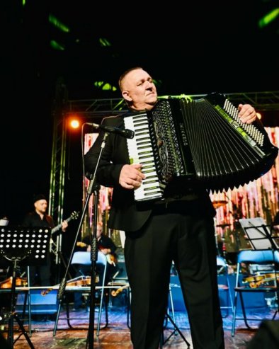 HARMONIKAŠ OTKRIO DEJANA KOSTIĆA: Došao je njegov otac i rekao mi... (FOTO)