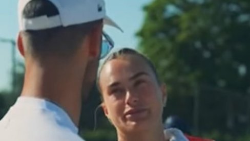 "NEĆEŠ DOBITI TRI OD JEDNOM" Novak Đoković i Arina Sabalenka razgovorom nasmejali planetu (VIDEO)