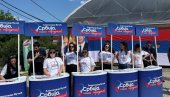 NAROD ČEKA VUČIĆA: Građani se okupili u Oplanićima (FOTO)
