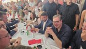 ПРОСЛАВА ВЕЛИКОГ УСПЕХА СРБИЈЕ: Вучић у Опланићима (ФОТО/ВИДЕО)