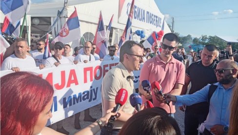 ПЕТКОВИЋ ЗА НОВОСТИ: Док је политика Вучић мир, стабилност и развој земље, политика блокадера поред мржње је и лаж