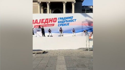 ROBOTI NA BINI VEŽBAJU MORAVAC! Generalna proba pred današnji spektakl (VIDEO)