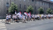 VIORE SE TROBOJKE: Pešaci iz Novog Sada stigli do Zemuna (FOTO)