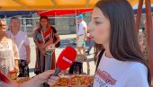 VUČIĆ JE OD GRADA GLADI, NAPRAVIO SREDIŠTE RAŠKOG OKRUGA: Kraljevčanke u znak zahvalnosti pripremile posluženje za građane na skupu (VIDEO)