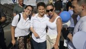 АНА БРНАБИЋ ЗА НОВОСТИ:  Ово је прави слоган Србија једна породица, не желимо више ни терор, ни поделе, ни мржњу