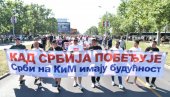 КАД СРБИЈА ПОБЕЂУЈЕ СРБИ НА КиМ ИМАЈУ БУДУЋНОСТ: Срби са Косова и Метохије скандирају Ацo, Србине (ВИДЕО)