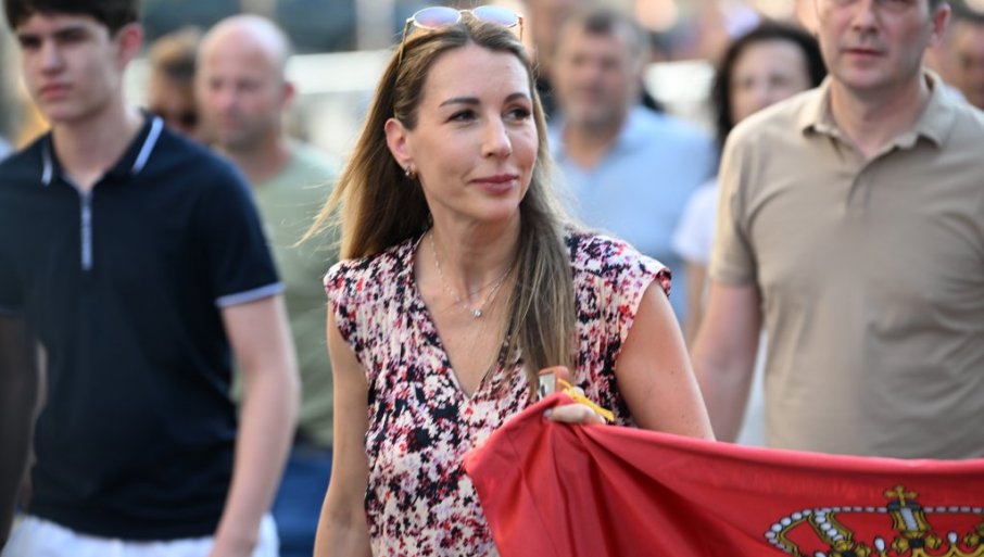 "ŽELIMO DA POŠALjEMO PORUKU ZAJEDNIŠTVA": Ministarka Handanović na skupu "Srbija jedna porodica" (FOTO)