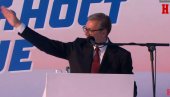 ПРЕДСЕДНИК ДРЖИ ГОВОР: Вучић се обраћа народу на великом скупу у Београду Србија наша породица (ВИДЕО)