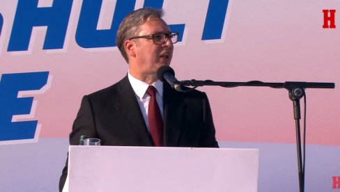 PREDSEDNIK DRŽI GOVOR: Vučić se obraća narodu na velikom skupu u Beogradu Srbija naša porodica (VIDEO)