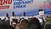 (УЖИВО) ВУЧИЋ СЕ ОБРАТИО НА СКУПУ СРБИЈА ЈЕДНА ПОРОДИЦА: Више од 200.000 људи у Београду; Роботи играли коло (ФОТО/ВИДЕО)
