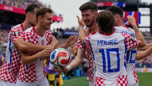 HRVATSKA POBEDILA GANU: Vatreni u finišu slomili crne zvezde i prošli u nokaut fazu Mundijala (FOTO/VIDEO)