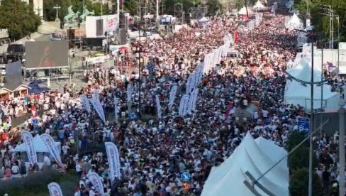UJEDINJENA SRBIJA: Veličanstven snimak skupa Srbija jedna porodica iz vazduha (VIDEO)