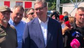 MOĆNA ARMIJA U BATAJNICI: Vučić na prikazu novih sredstava Vojske Srbije (FOTO/VIDEO)