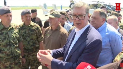 ОВО ЈЕ ПОТПУНО НОВО НЕШТО ШТО СМО ДОБИЛИ Вучић у Батајници прегледао и ракете алас које ће служити за прецизна гађања