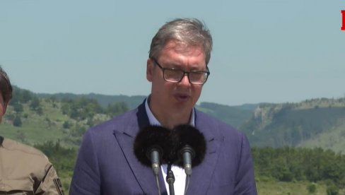 NE POSTOJI NIKO KO BI SE RADOVAO NAŠOJ SNAZI: Vučić na Pasuljanskim livadama: Mi čuvamo svoje nebo i zemlju i sve smo sposobniji da to radimo