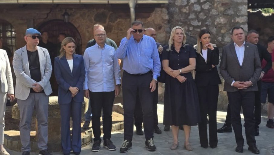 SRBIJA, SRPSKA I CRNA GORA U RAVANICI: Srpski svet se slio u Lazarevu zadužbinu