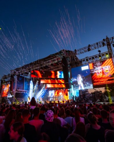 CECINA „KUKAVICA“, ORILA SE UŠĆEM, 2SOMA DEBITOVAO U VELIKOM STILU: Drugo veče Belgrade Music Week donelo poljubac na bini