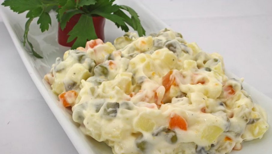 POSNA RUSKA SALATA SA TUNjEVINOM: Kremasta i zasitna, a ukusom osvaja sva čula