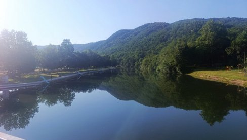 PRODUŽENA SEZONA KUPANJA U VLASOTINCU: Brana na Vlasini ostaje spuštena