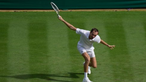MEDVEDEV SIGURAN! Rus se plasirao u 3. kolo Vimbldona