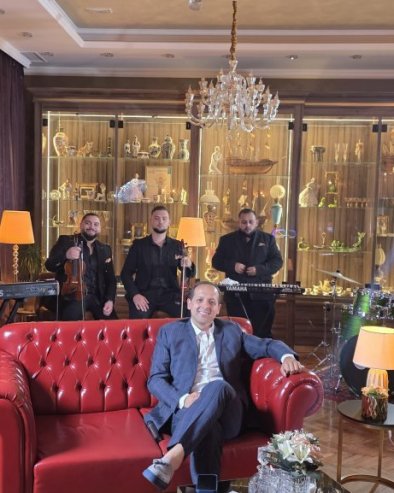 EMIR HABIBOVIĆ POSTAO OTAC ŠESTI PUT: Dobio dete sa 15 godina mlađom, evo koje ime su odabrali za bebu (FOTO)