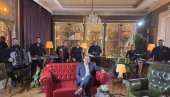 НЕМА ОДМОРА:  Док чека шесто дете и унуку, Емир Хабибовић и даље ради (ФОТО)