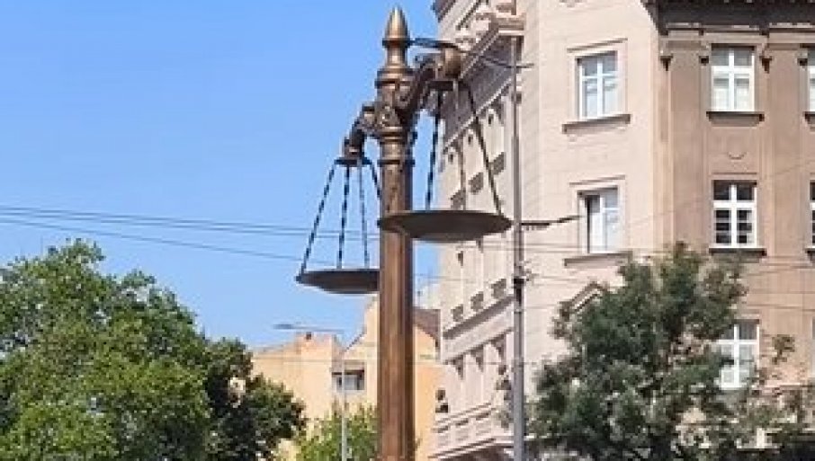NOVI SIMBOL BEOGRADA: Šapić postavio "vagu" na Terazije