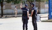 RUSKINJA SUROVO NAPADNUTA NA VOŽDOVCU: Devojčice (15) je oborile, tukle i otele ranac, a onda je usledio obrt