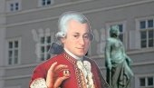 LEK KOJI NEMA NUSPOJAVE: Kako muzika upravlja našim emocijama i obnavlja sive ćelije (FOTO)
