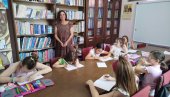 DECO, LETUJTE U BIBLIOTECI: Za učenike su počele zanimljive kreativne radionice