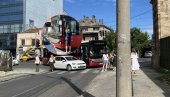 CIRKUS U BG - KO JE KOGA ISEKAO: Vozači umalo izbegli sudar, ipak čekali POLICIJU - a saobraćaj blokiran