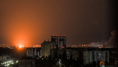 RUSI SATRLI KIJEV BALISTIČKIM RAKETAMA: Grad u ruševinama, hitno se oglasilo rukovodstvo