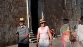 РАСТ НЕЗАДОВОЉСТВА У КОМШИЛУКУ: Чак 70 посто Хрвата сматра да земља иде у погрешном смеру