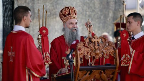 ПОСЕТА КОСОВУ И МЕТОХИЈИ: Патријарх Порфирије и саветник Доналда Трампа у обиласку српских светиња