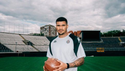 PARTIZAN SVE JAČI: Brazilski napadač obukao crno-beli dres!