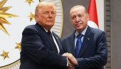 TRAMP STIGAO U ANKARU: Na aerodromu ga dočekao Erdogan