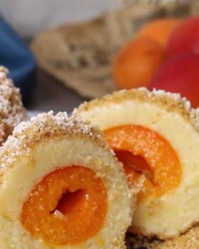 ČUVENI SRPSKI RECEPT ZA KNEDLE SA KAJSIJAMA: Tajna je u sastojku koji svi imaju kod kuće