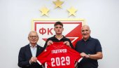 ZVEZDA VERUJE U TALENTOVANOG VEZISTU: Matej Gaštarov produžio ugovor sa crveno-belima