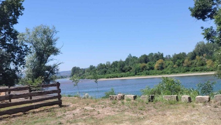 UŽAS U SREBRENICI: Telo Srbina pronađeno na njivi pored Drine (FOTO)