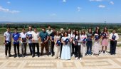 ЗЛАТНИЦИ УЧЕНИЦИМА ГЕНЕРАЦИЈЕ У СМЕДЕРЕВУ: Свечаност у велелепном краљевском летњиковцу Обреновића (ФОТО)
