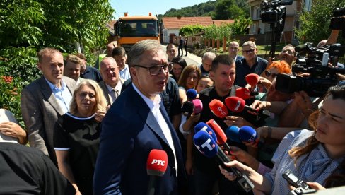 OVO ZNAČI ŽIVOT ZA OVO SELO I LJUDE: Vučić obilazi završne radove na deonici između Gornjih i Donjih Sinkovaca (VIDEO)