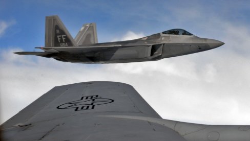 АМЕРИКА ПОВУКЛА Ф-22 ИЗ ИЗРАЕЛА: Ево шта се крије иза ове одлуке